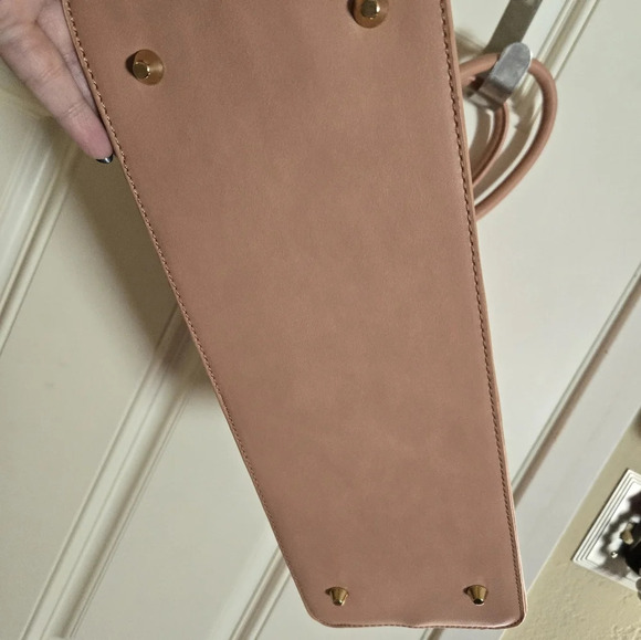 Sample handbag from BCBG Paris in blush pink, NWOT - Picture 9 of 15